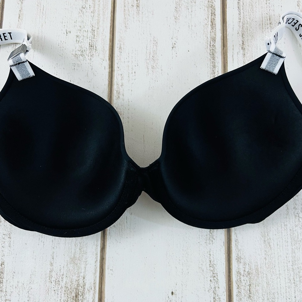 36C Victoria’s Secret T-Shirt Lightly Lined Demi Bra Black Logo Straps - Picture 6 of 7